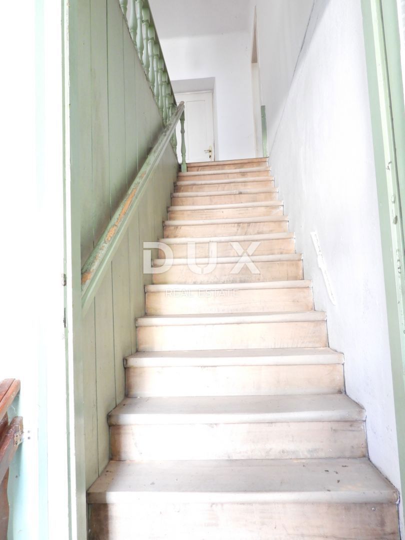 GORSKI KOTAR, SUNGER- stara hiša + 2 gospodarski poslopji + okolica 9000m2