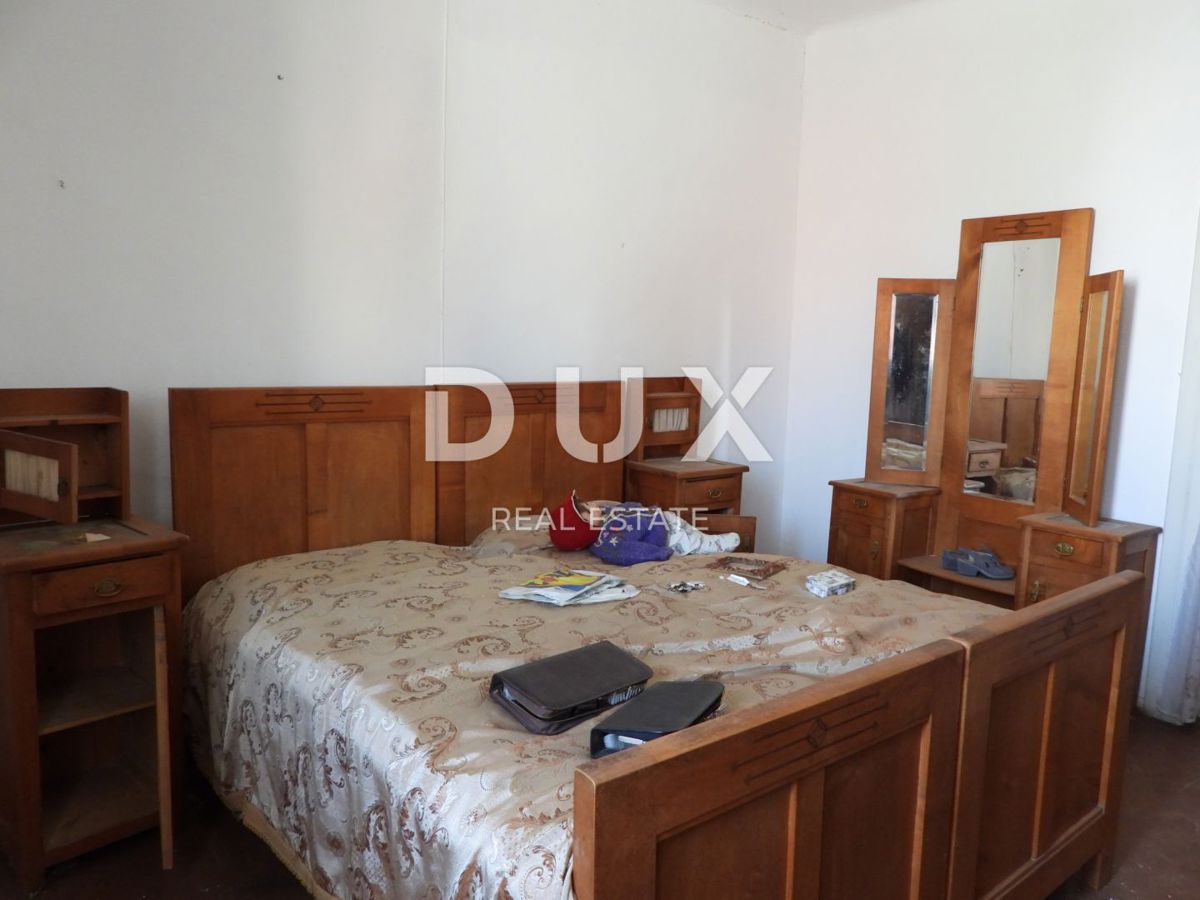 GORSKI KOTAR, SUNGER- stara hiša + 2 gospodarski poslopji + okolica 9000m2