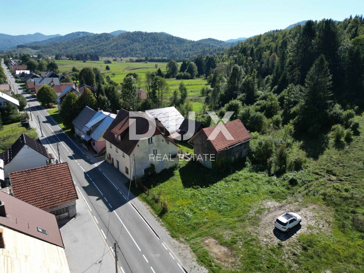 GORSKI KOTAR, SUNGER- stara hiša + 2 gospodarski poslopji + okolica 9000m2