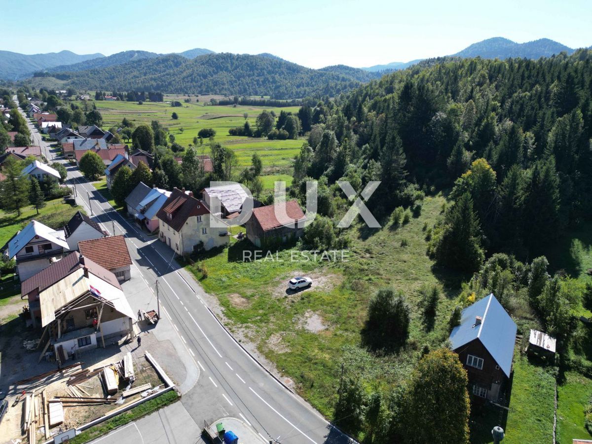 GORSKI KOTAR, SUNGER- stara hiša + 2 gospodarski poslopji + okolica 9000m2