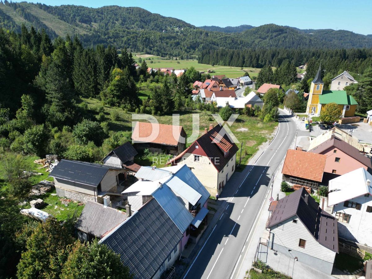 GORSKI KOTAR, SUNGER- stara hiša + 2 gospodarski poslopji + okolica 9000m2