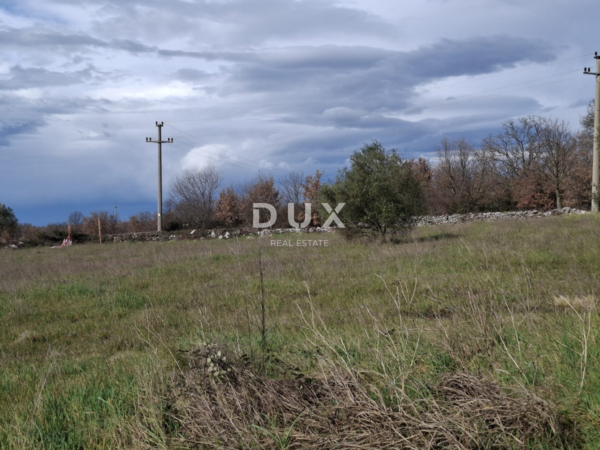 ISTRA, LOVREČ - Gradbeno zemljišče