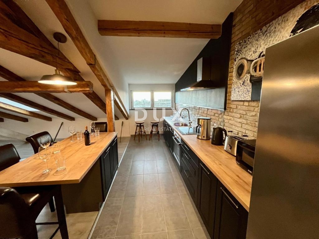 RIJEKA, CENTER - Prostorno in moderno opremljeno stanovanje s pogledom na morje na atraktivni lokaciji