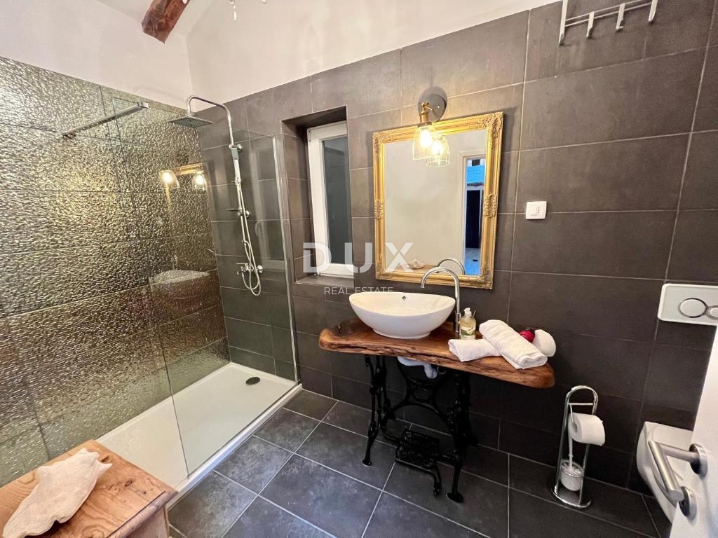 RIJEKA, CENTER - Prostorno in moderno opremljeno stanovanje s pogledom na morje na atraktivni lokaciji