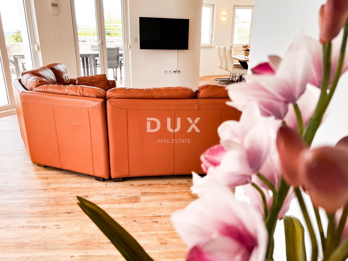 CRIKVENICA - Vila z bazenom in pogledom na Jadran, 300m2