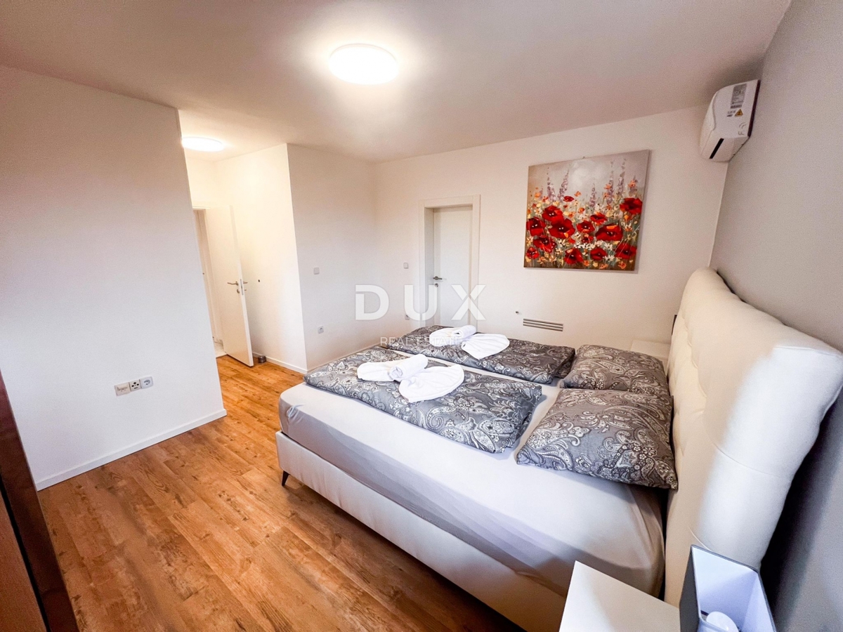 CRIKVENICA - Vila z bazenom in pogledom na Jadran, 300m2