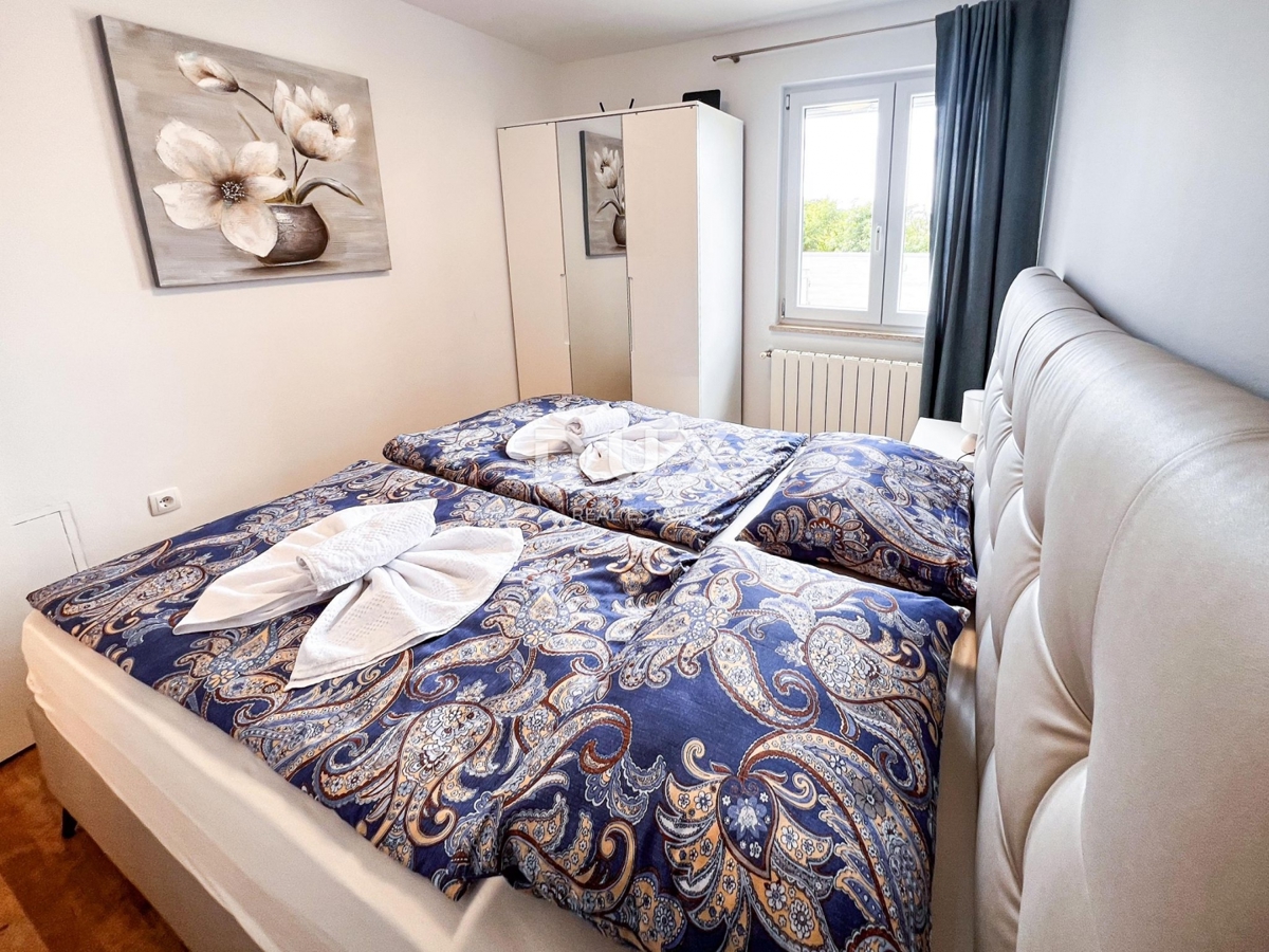 CRIKVENICA - Vila z bazenom in pogledom na Jadran, 300m2