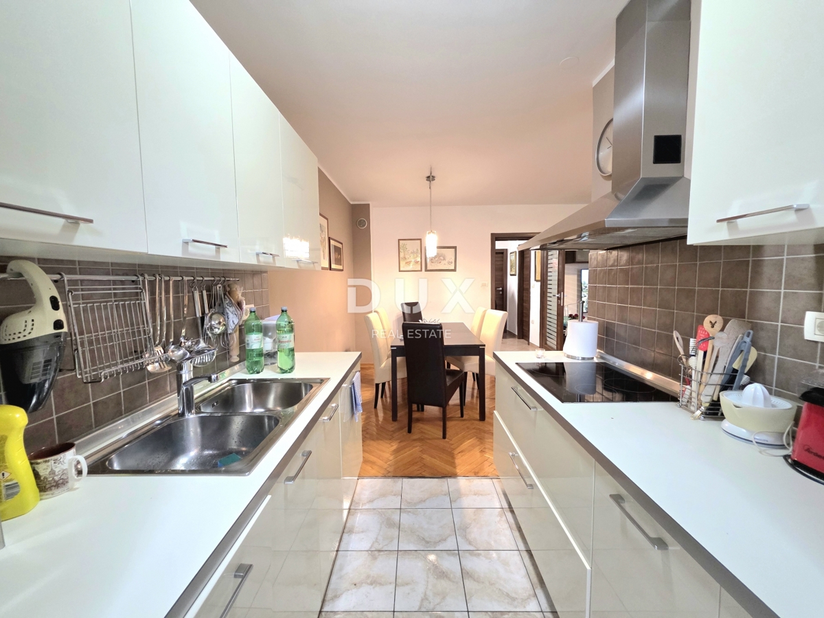 ISTRA, FAŽANA - 3 spalnice + dnevna soba, dvoetažno družinsko stanovanje 150m od plaže in centra