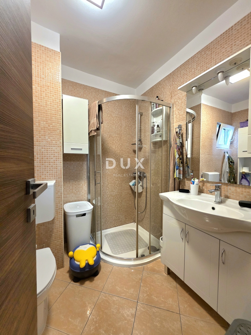 ISTRA, FAŽANA - 3 spalnice + dnevna soba, dvoetažno družinsko stanovanje 150m od plaže in centra