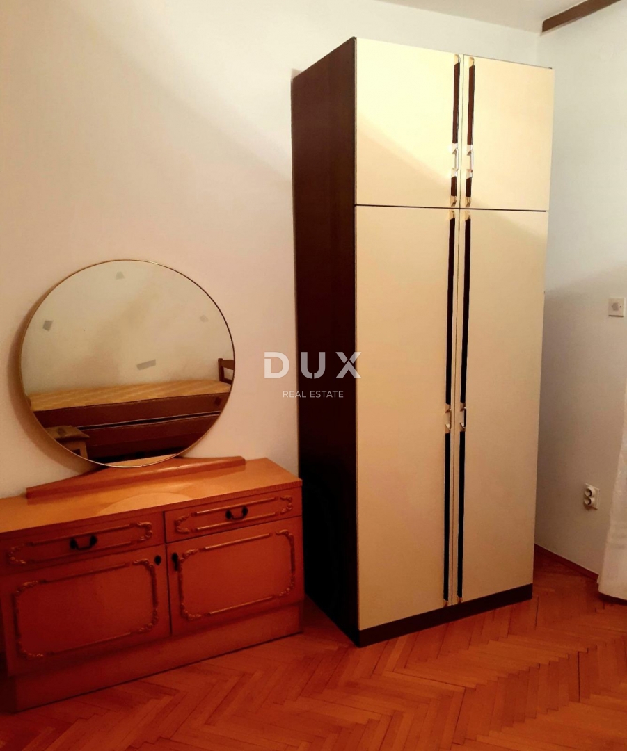 RIJEKA, SRDOČI - Prostorno 2-sobno stanovanje z dnevno sobo, garažo in vrtom