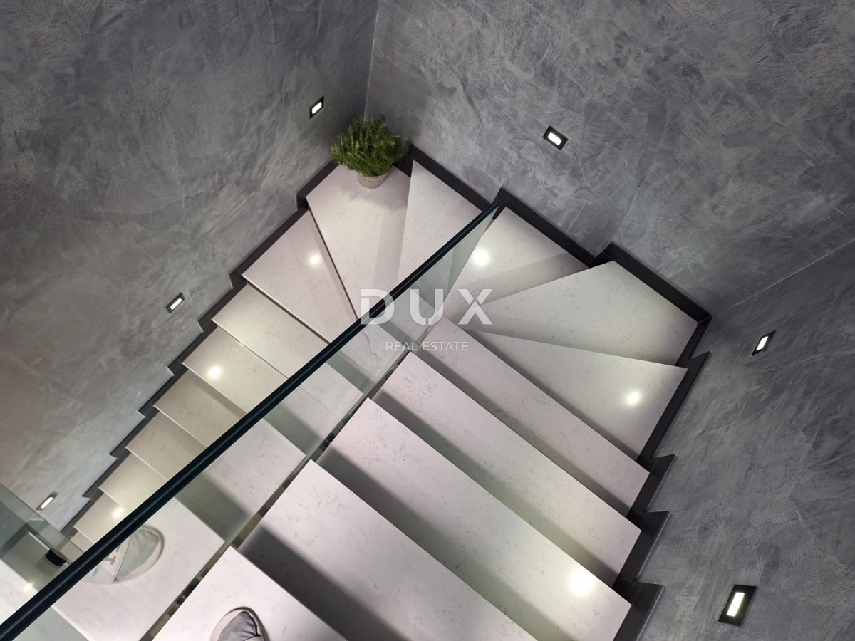 Hiša Novi Vinodolski, 391,72m2