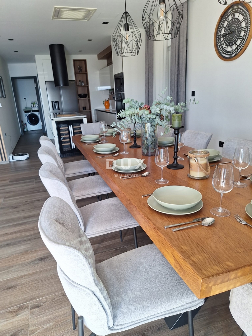 Hiša Novi Vinodolski, 391,72m2