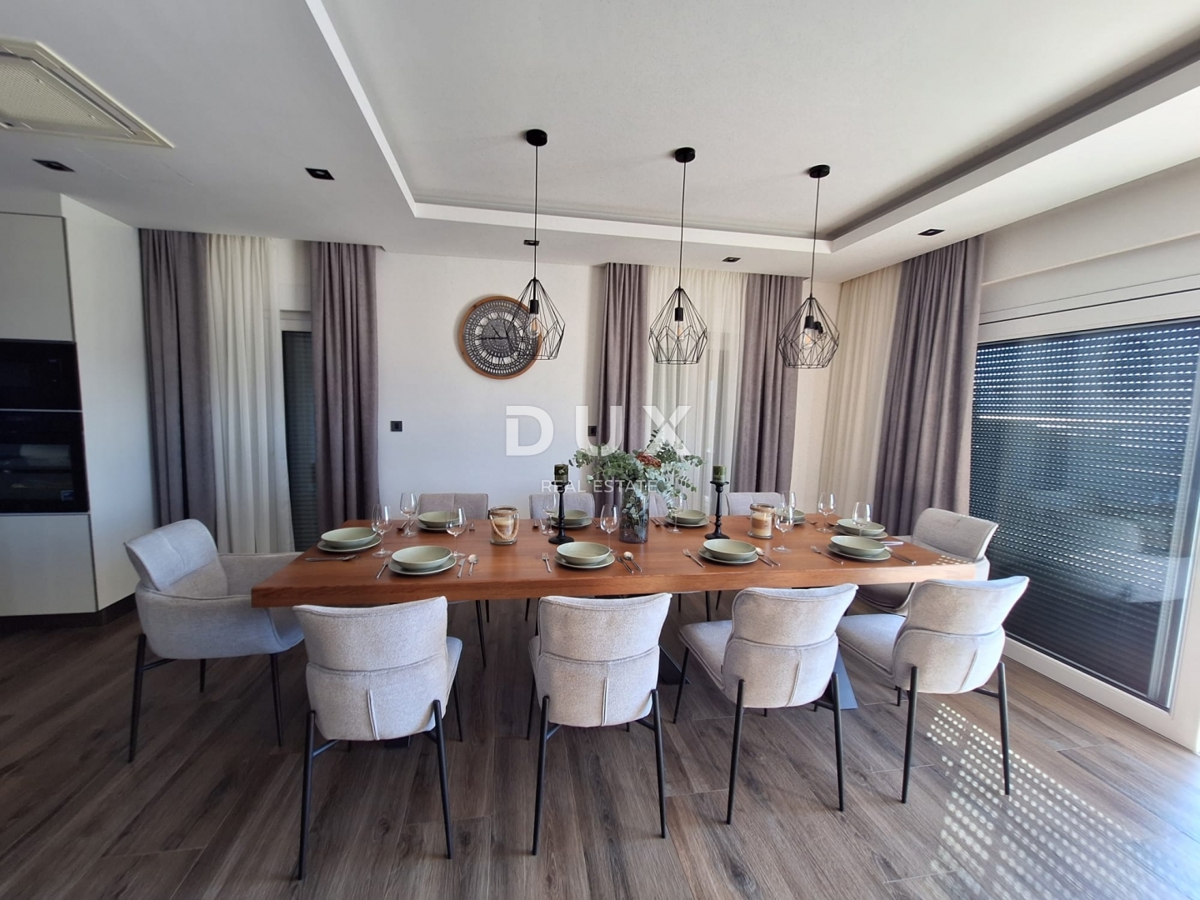 Hiša Novi Vinodolski, 391,72m2