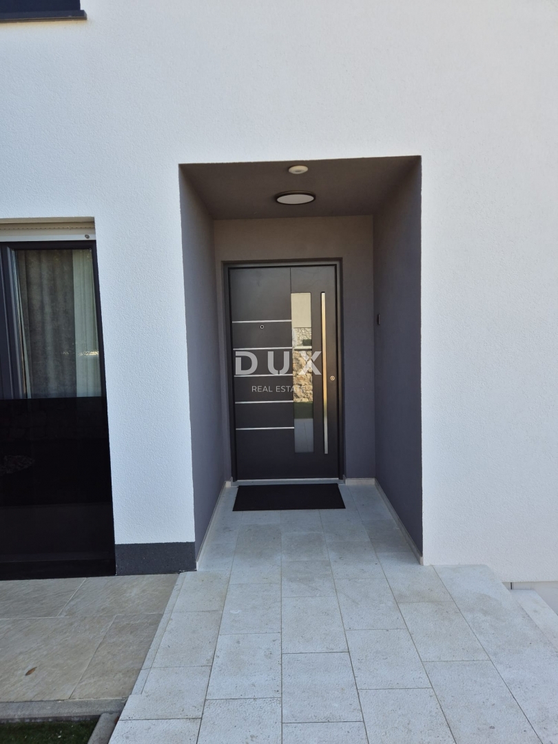 Hiša Novi Vinodolski, 391,72m2