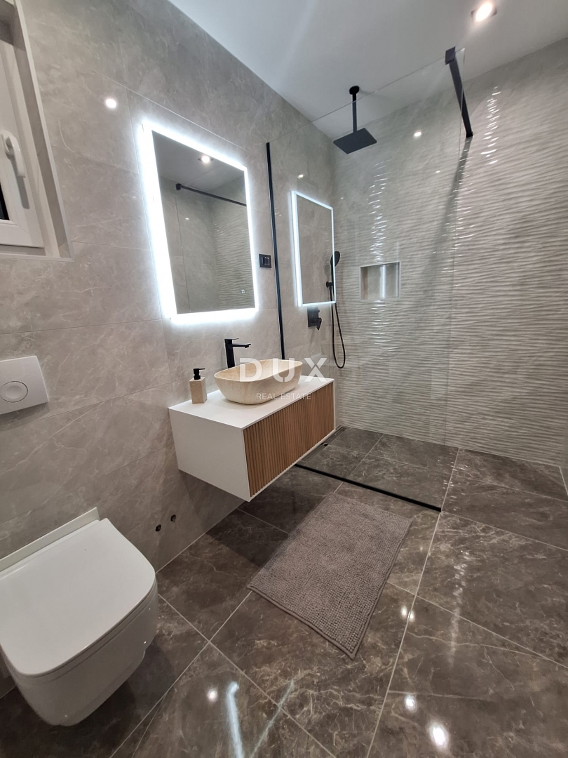 Hiša Novi Vinodolski, 391,72m2