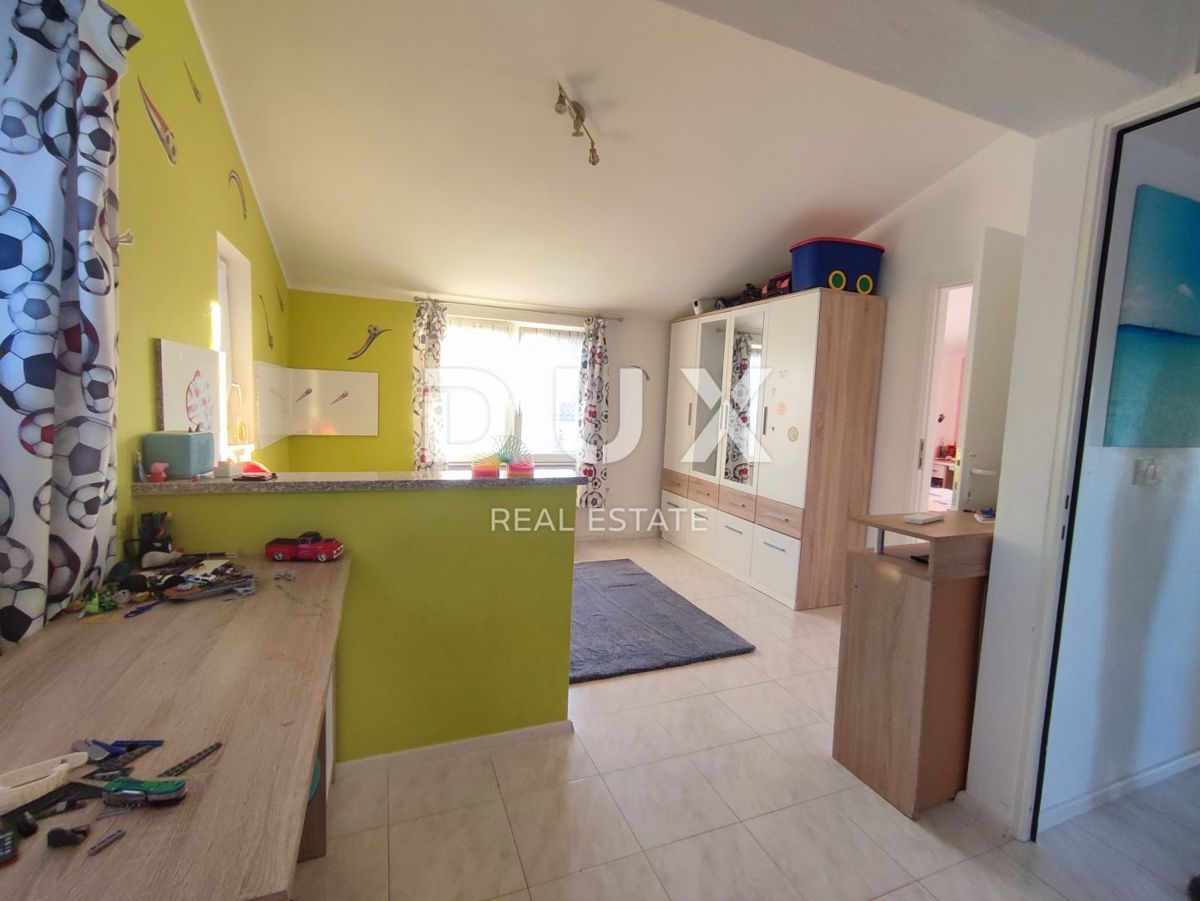 ISTRA, PULA - Družinska hiša na mirni lokaciji