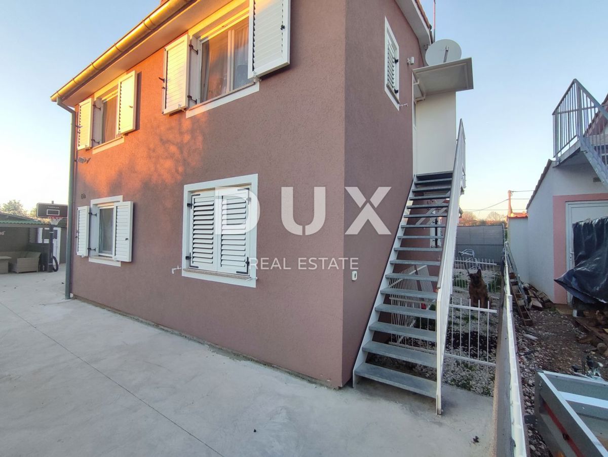 ISTRA, PULA - Družinska hiša na mirni lokaciji