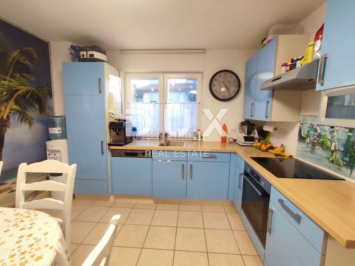 ISTRA, PULA - Družinska hiša na mirni lokaciji