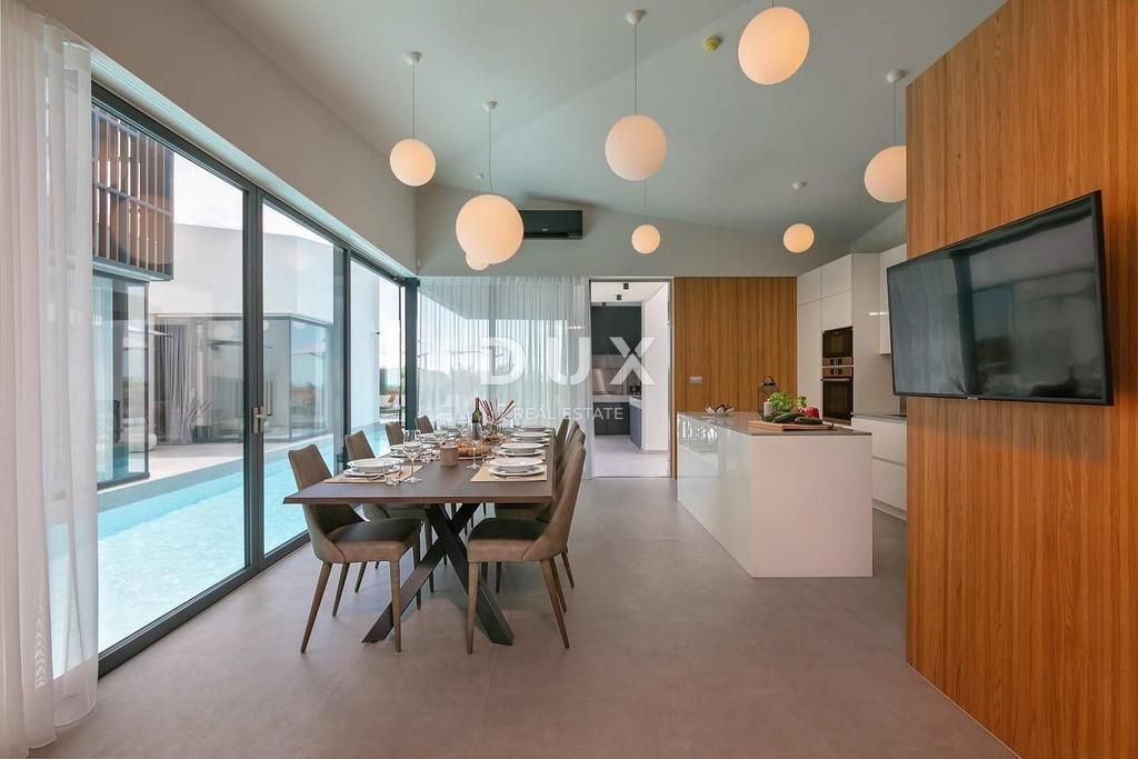 ISTRA, POREČ - Moderna vila z bazenom