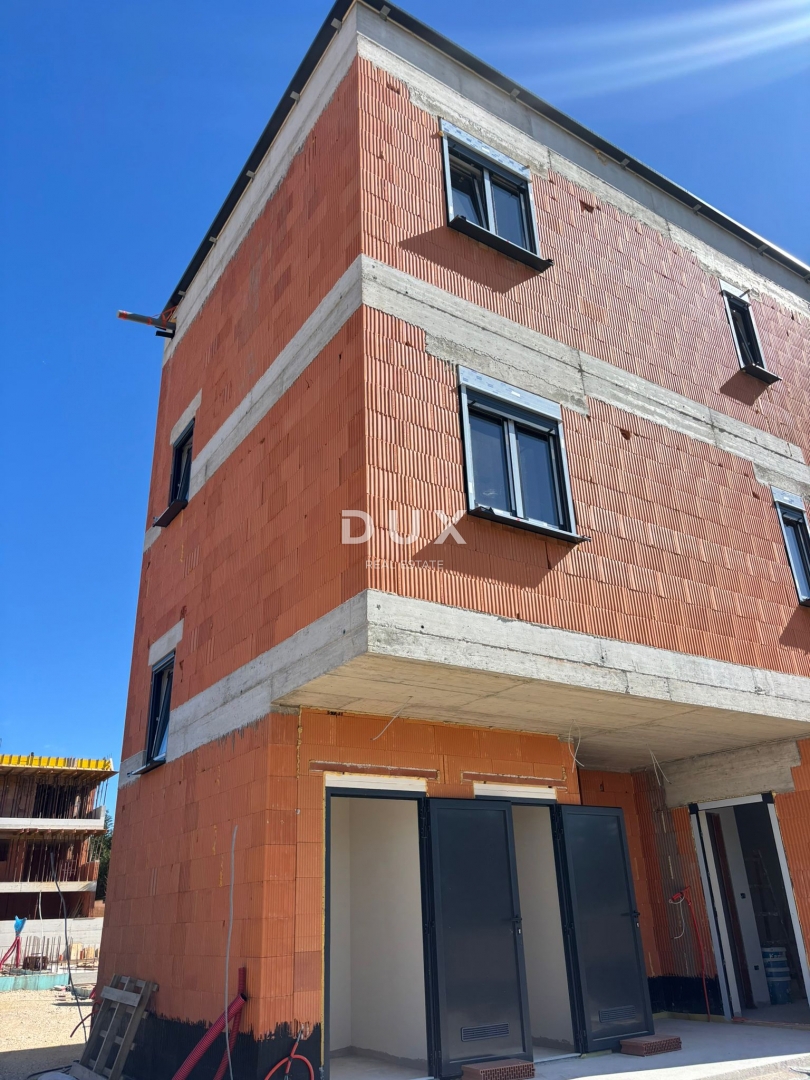 ISTRA, PULA - Stanovanje z dvema spalnicama in teraso blizu centra! NOVOGRADNJA!