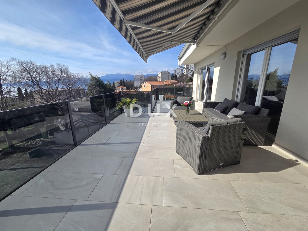 RIJEKA, TURNIĆ - ekskluzivno 3-sobno stanovanje s teraso s pogledom na morje v NOVOZGRAJENI stavbi! NUJNA PRODAJA! PRILOŽNOST!