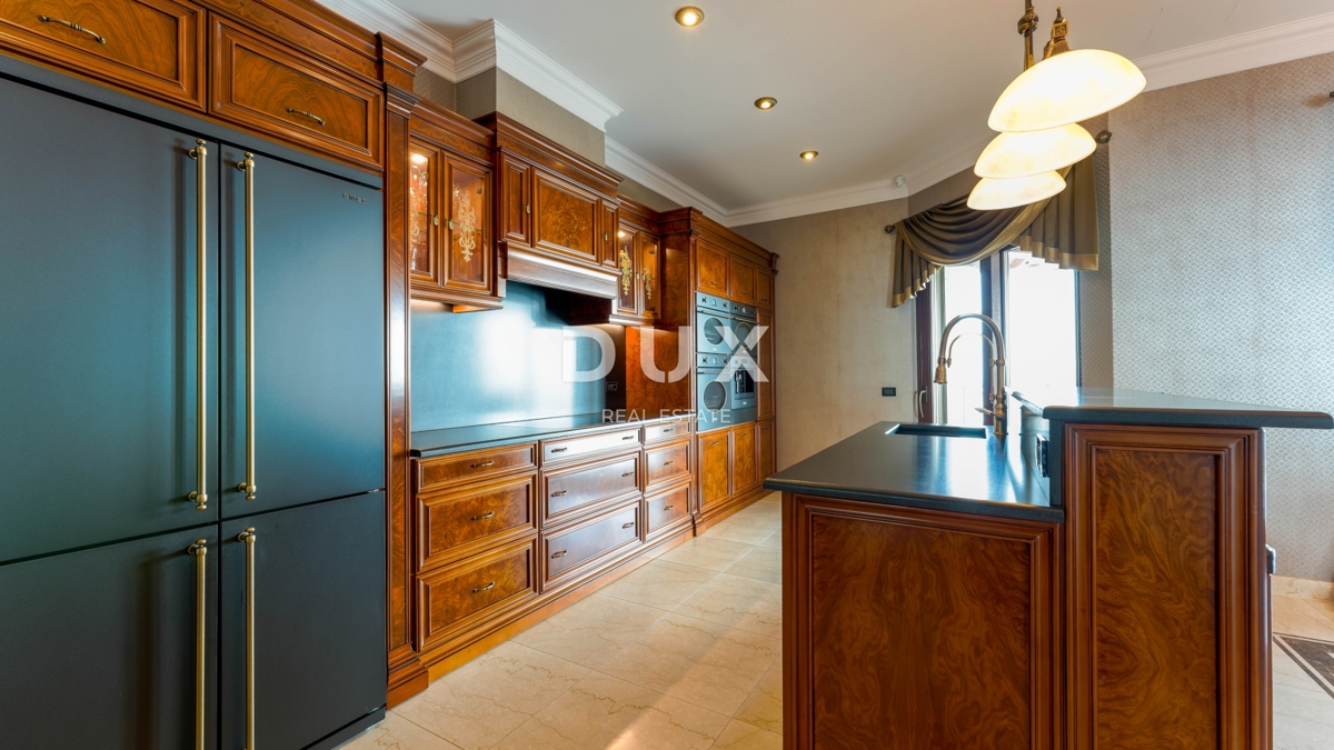 OPATIJA, IČIĆI - Edinstvena luksuzna vila z bazenom in panoramskim razgledom