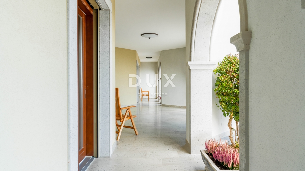 OPATIJA, IČIĆI - Edinstvena luksuzna vila z bazenom in panoramskim razgledom