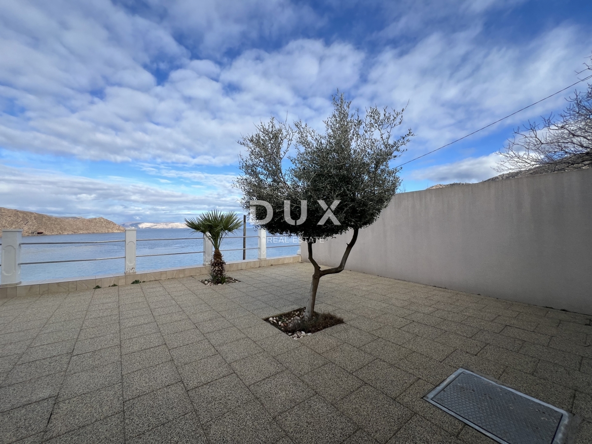 SENJ, OKOLICA – prenovljena vila v prvi vrsti ob morju