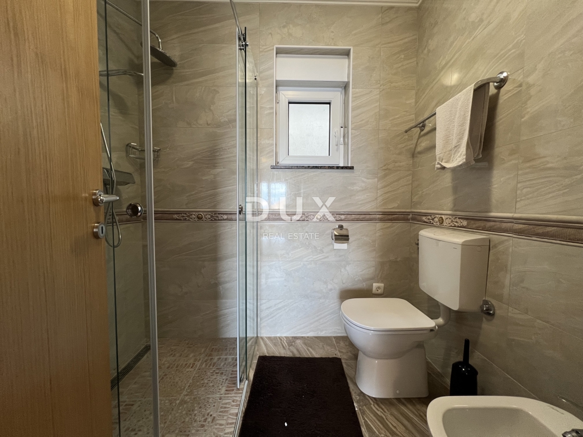 SENJ, OKOLICA – prenovljena vila v prvi vrsti ob morju