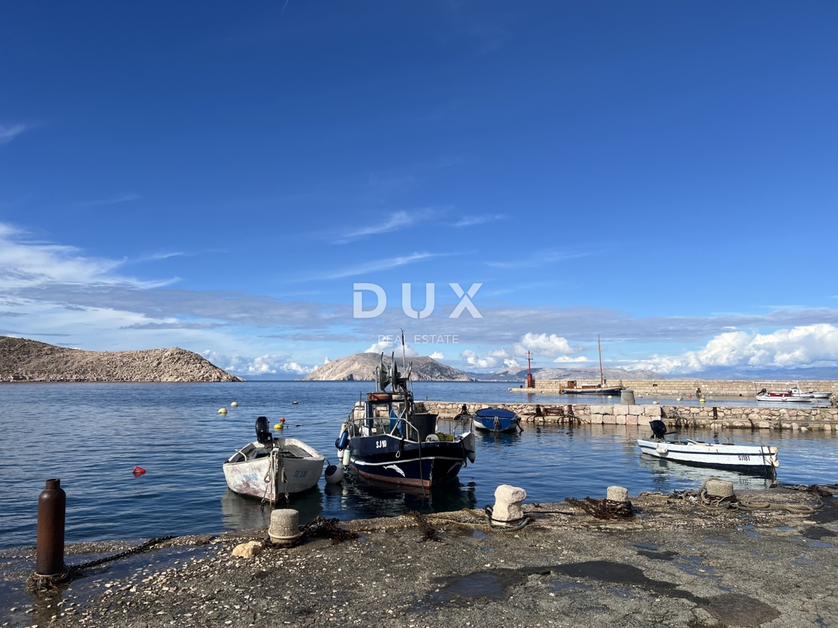 SENJ, OKOLICA – prenovljena vila v prvi vrsti ob morju