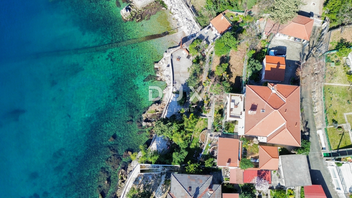 RIJEKA, KANTRIDA - Apartma prva vrsta ob morju v bližini Hilton resorta in čudovite Opatije