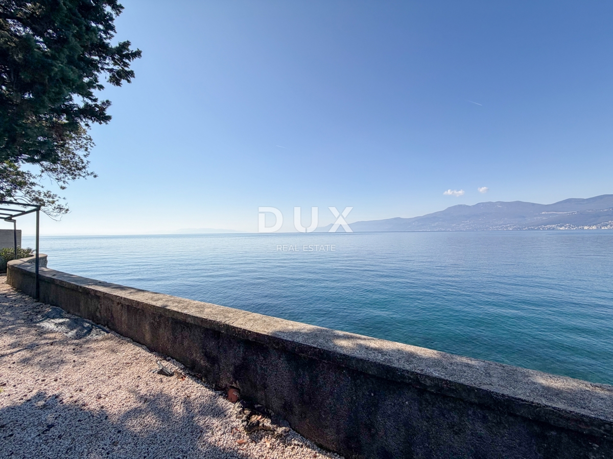 RIJEKA, KANTRIDA - Apartma prva vrsta ob morju v bližini Hilton resorta in čudovite Opatije