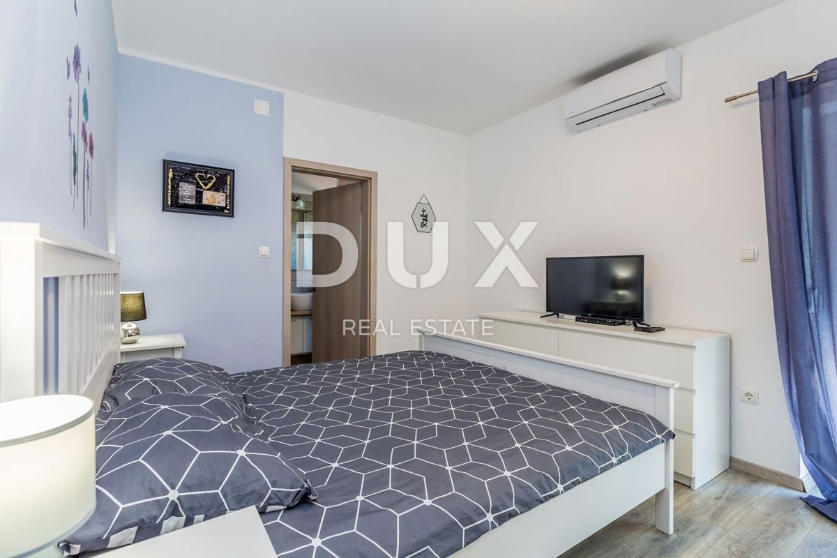 OTOK KRK, PINEZIĆI - Kamnita hiša v vrsti s panoramskim pogledom na morje