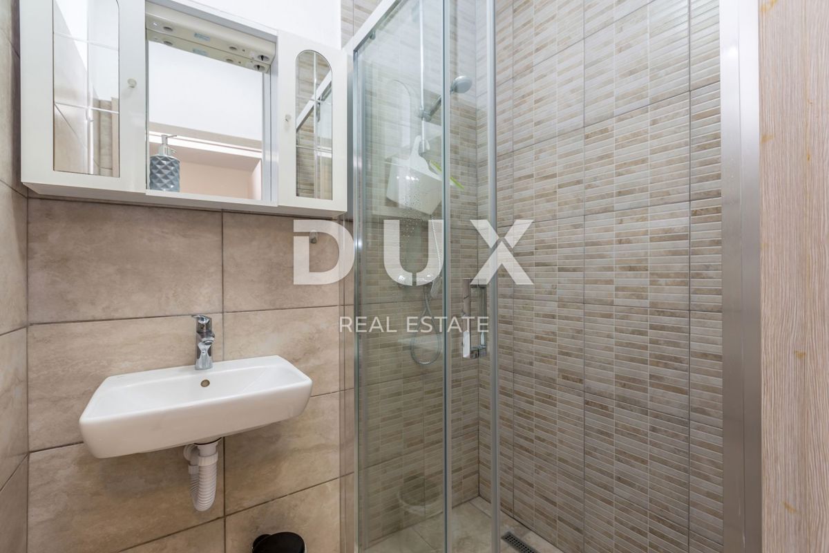 OTOK KRK, PINEZIĆI - Kamnita hiša v vrsti s panoramskim pogledom na morje