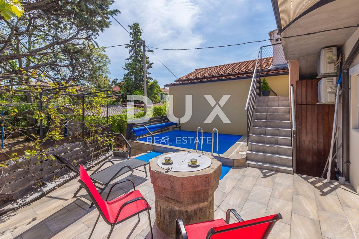 OTOK KRK, PINEZIĆI - Kamnita hiša v vrsti s panoramskim pogledom na morje