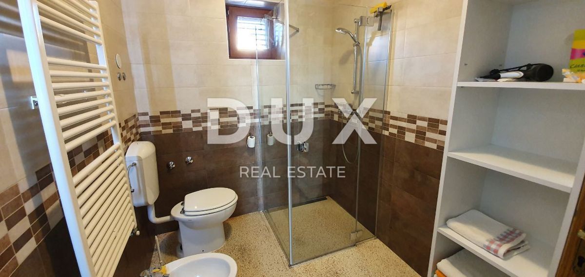 ISTRA, POREČ - Stanovanjska hiša s 5 stanovanjskimi enotami