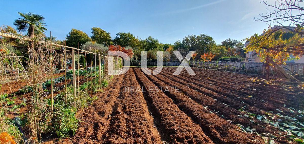 ISTRA, POREČ - Stanovanjska hiša s 5 stanovanjskimi enotami