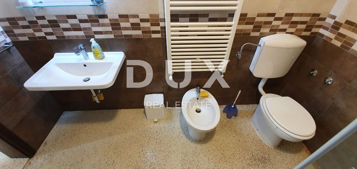 ISTRA, POREČ - Stanovanjska hiša s 5 stanovanjskimi enotami