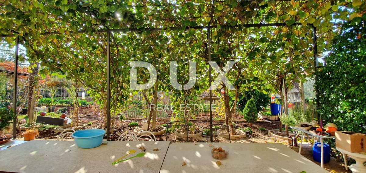 ISTRA, POREČ - Stanovanjska hiša s 5 stanovanjskimi enotami