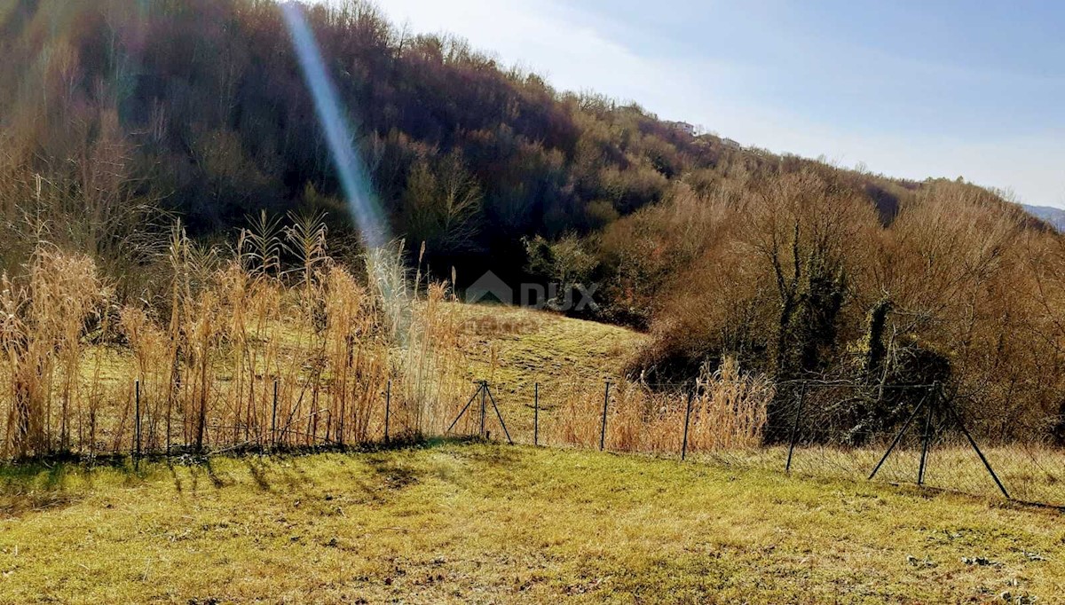 Zemljišče Juradi, Buzet, 1.604m2
