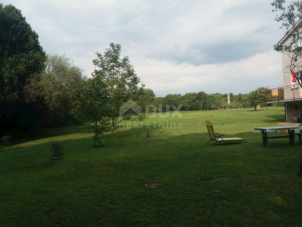 Katoro, Umag, 7.868m2