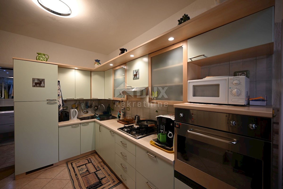 ISTRA, ŠTINJAN Apartmajska hiša s pogledom na morje!