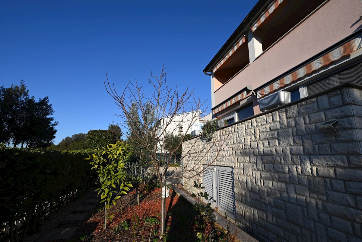 ISTRA, ŠTINJAN Apartmajska hiša s pogledom na morje!