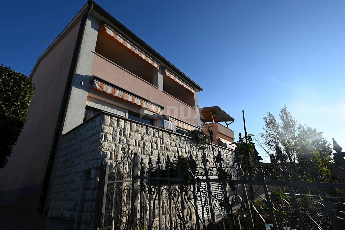 ISTRA, ŠTINJAN Apartmajska hiša s pogledom na morje!