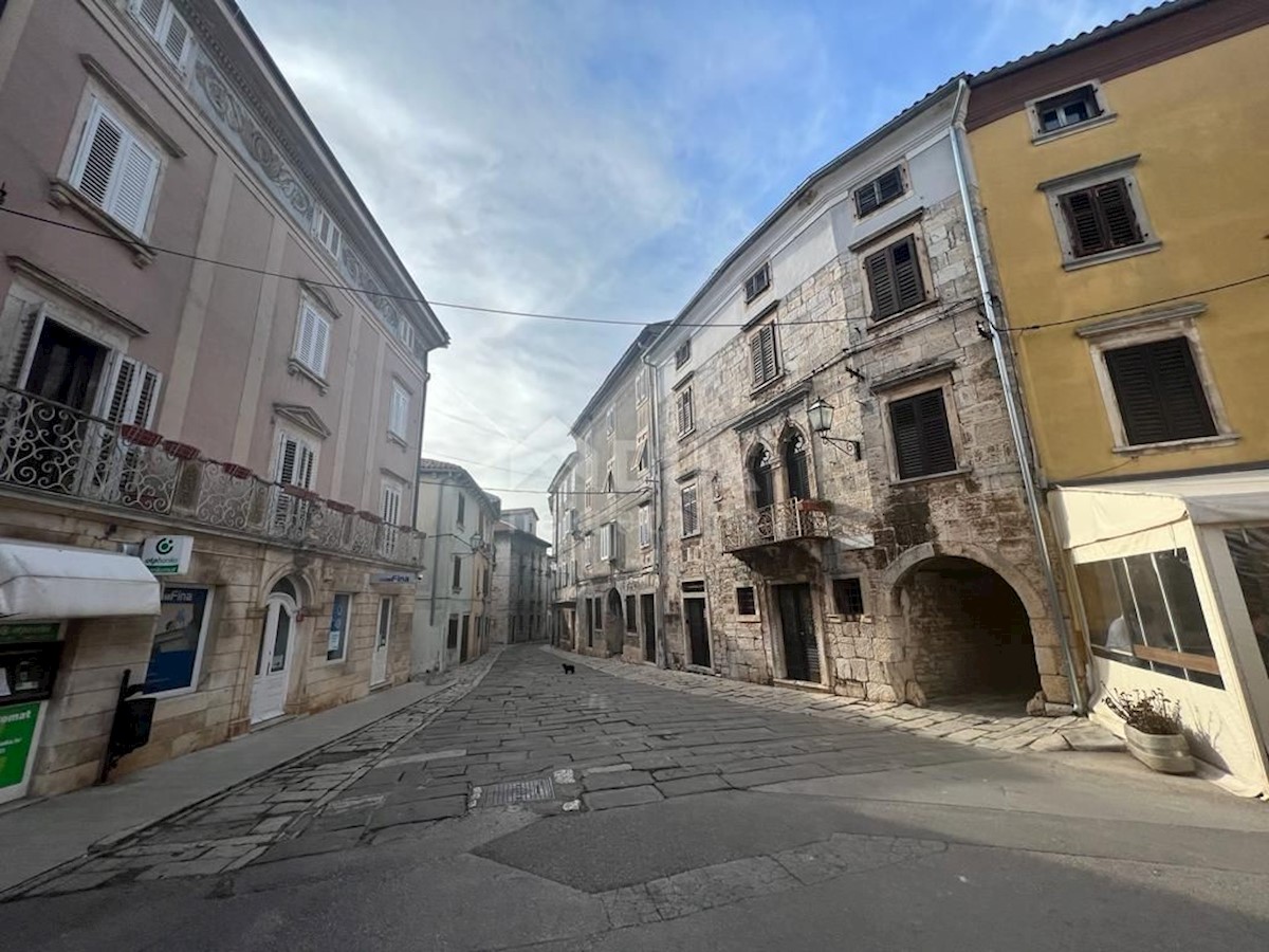 ISTRA, VODNJAN - Kamnita ruševina v osrčju Vodnjana