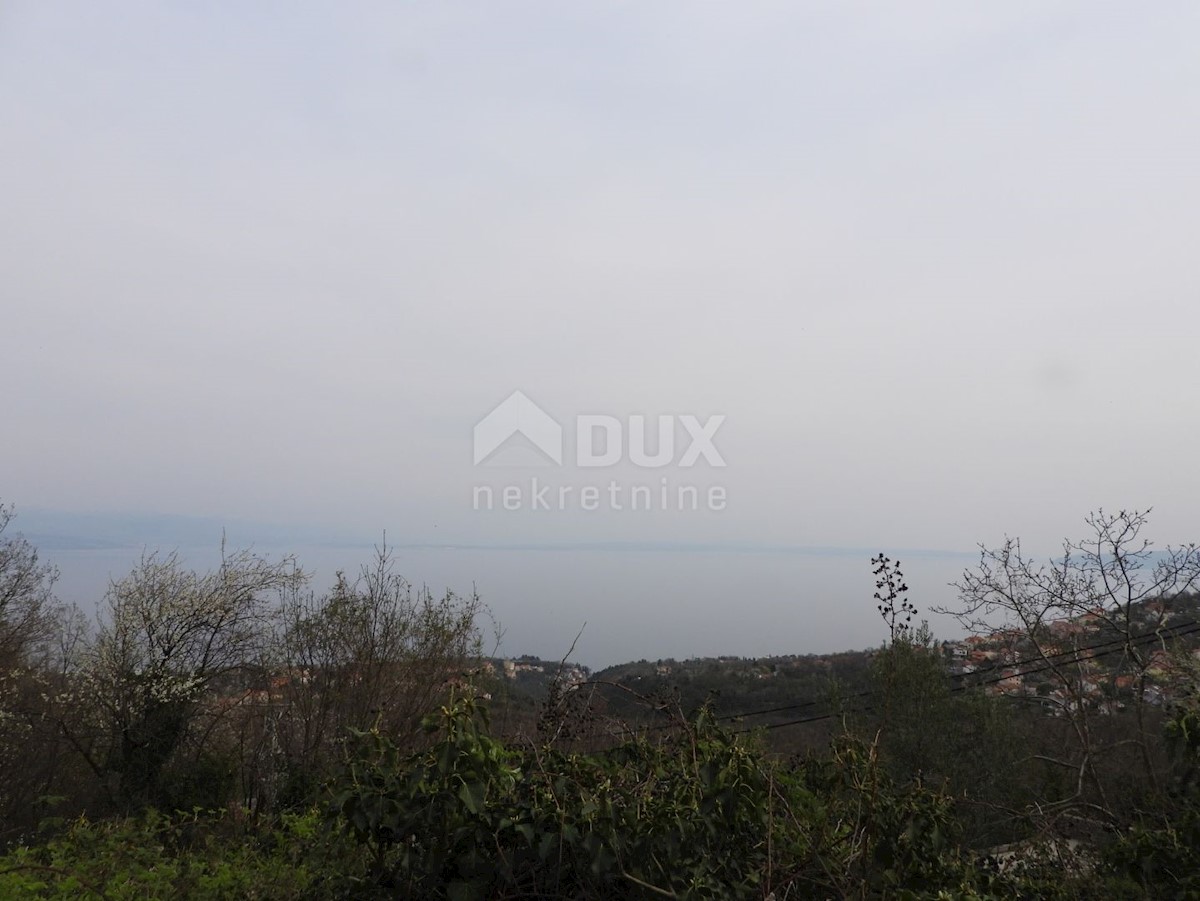 OPATIJA, IČIĆI, POLJANE- 2 starogradnji 300m2 + gradbeno zemljišče 2187m2 (+ 3475m2 nezazidljivo) s panoramskim pogledom na morje za apartmaje/družinsko hišo/hišo za najem - počitnice z bazenom