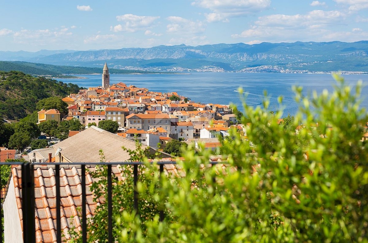 OTOK KRK, VRBNIK - moderna vila s panoramskim pogledom na morje