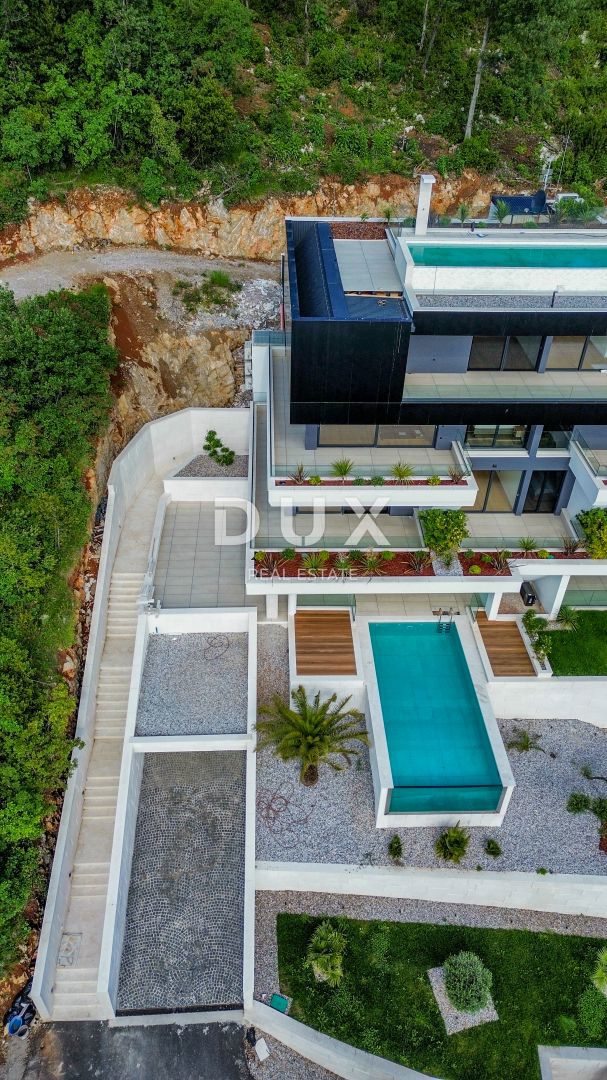 OPATIJA, CENTER - luksuzno stanovanje 144m2 z zasebnim bazenom v novi stavbi nad centrom Opatije, garaža, pogled na morje
