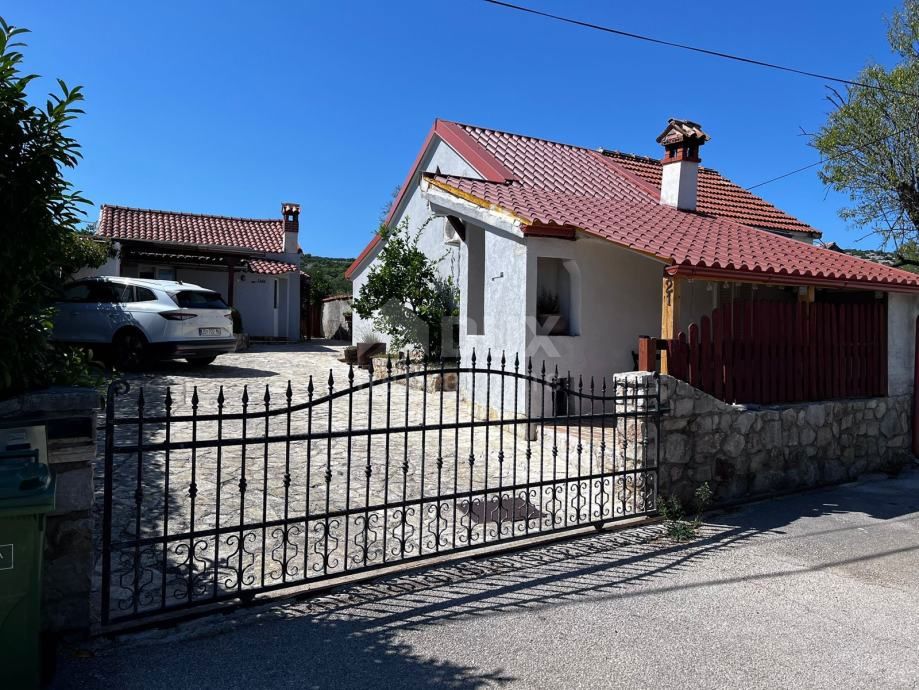 OTOK PAŠMAN, KRAJ - OTOK PAŠMAN, KRAJ - Prenovljena enodružinska hiša s 4 apartmaji in pogledom na morje