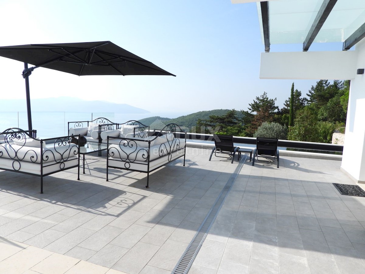 OPATIJA, SV. JELENA - vila 500m2 s panoramskim pogledom na morje in bazen + urejen vrt 2400m2